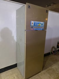 ثلاجة • للبيع