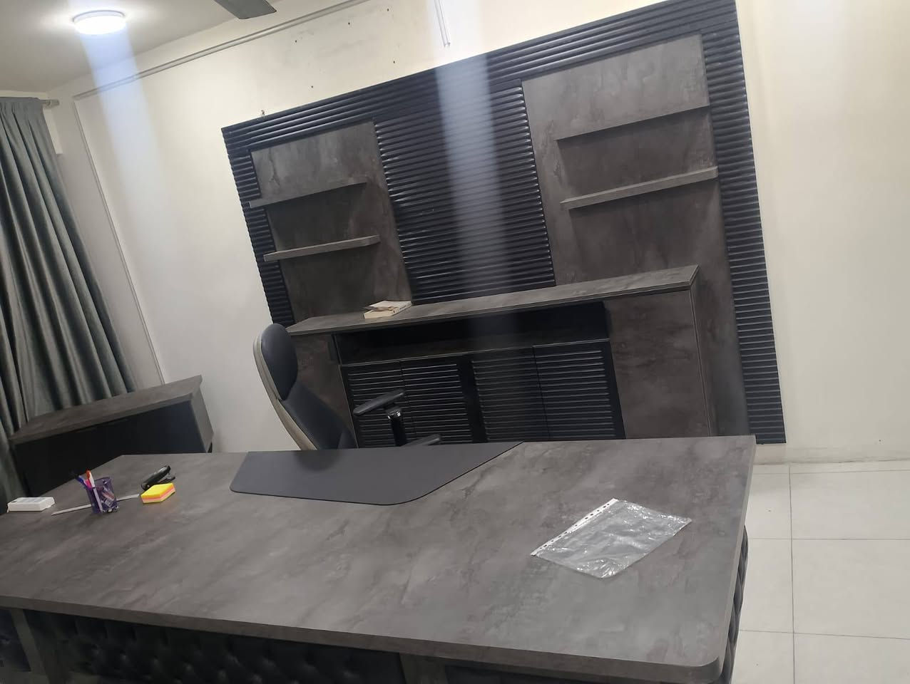 اثاث مكتبي كامل لبيع
عنوان شارع فلسطين

***********
