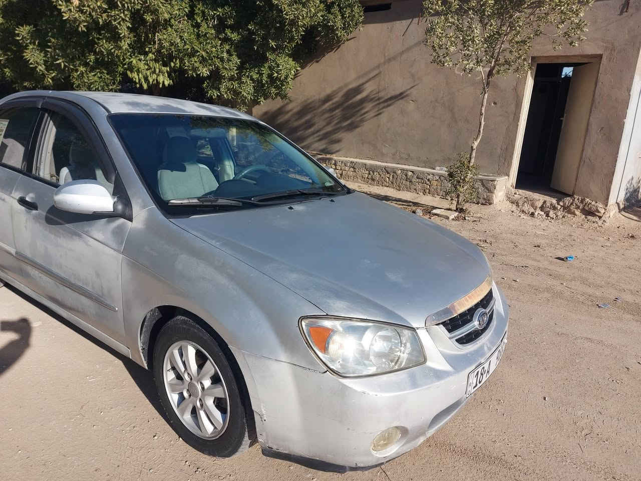 سلام عليكم  كيا سيراتو خليجي موديل ٢٠٠٦ للبيع محرك ٢٠٠٠ تبريد شغال حدادية زينه  سنوية ماساقطة ٢٠٢٦ بأسمي 
السعر ٧٢$ وبيها مجال قليل مكان السيارة نجف 
الاتصال بالرقم ***********
