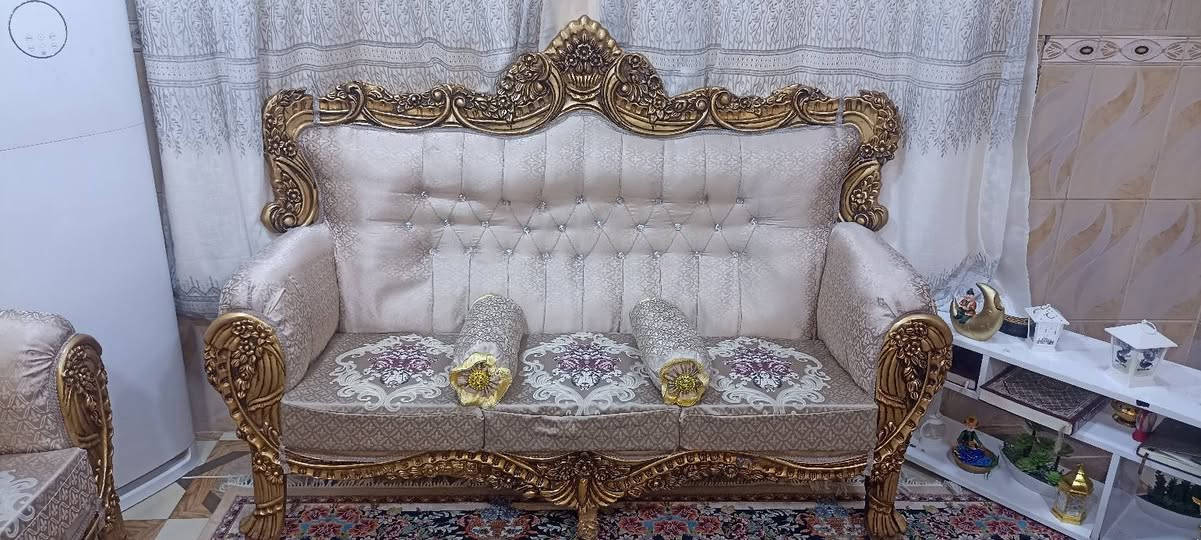 السلام عليكم تخم ملكي نضافته 90 ٪ 
10 مقاعد العنوان بعقوبة الجديده. 
السعر 700 ألف وبي مجال قليل 
 ***********
