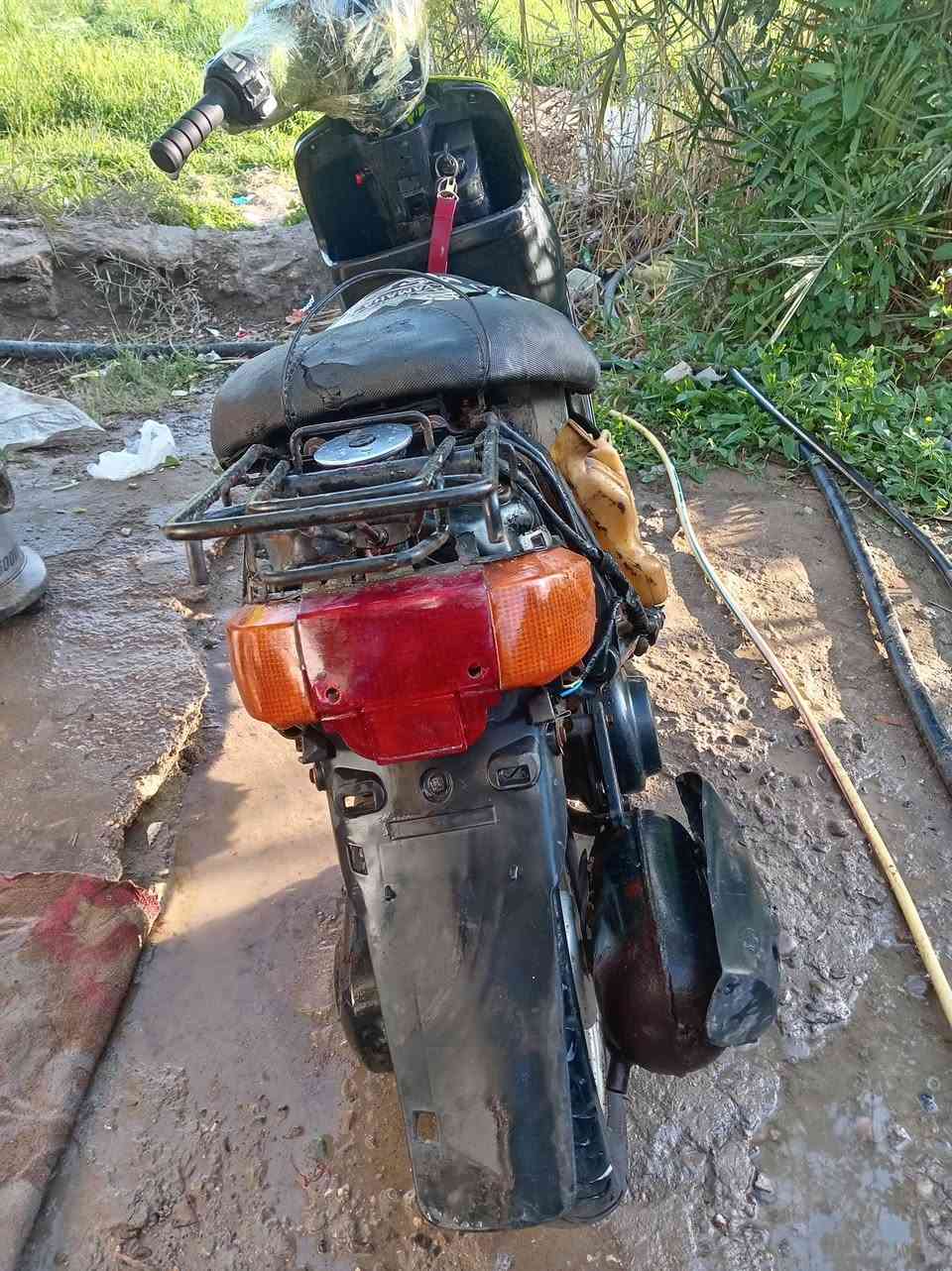 سلام عليكم للبيع دراجه بطه60 مكينه نضيفه قبل اسبوع مجفتهه كابريتر جديده خطين بس بيهه خربطه لين وكع مي بلكابريتر يدات ماكس تخم+فاكيوم بانزين جديد +قفل جنطه كهربائياته شغاله عوزهه باتري كفراتهه موجوده سعر(85)مسعجل على بيعهه
رقم ***********
