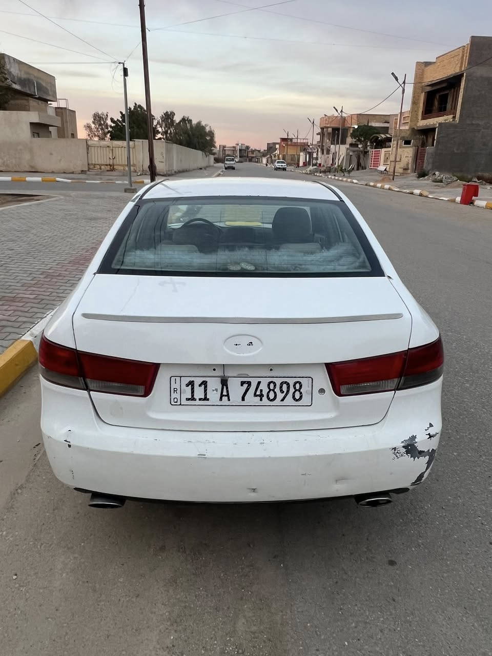 السلام عليكم
سوناته 2006بجم محدث 2010
مصبوغه عام اثر تكشير حادثها من امريكا جاملغ خلفي فقط بجمها كبس صدر خلفي امامي جديد 
تخم تاير جديد تبريد ثلج 
رقم بغداد دولي باسمي هزتها بعدلها سنه اله تسقط 
سياره محركها بي رواجز لا صرف ولا بخار 
مكان سياره واسط الصويره 
سعر السياره 80$وبيها مجال حق الجيه فقط 
للستفسار ***********
