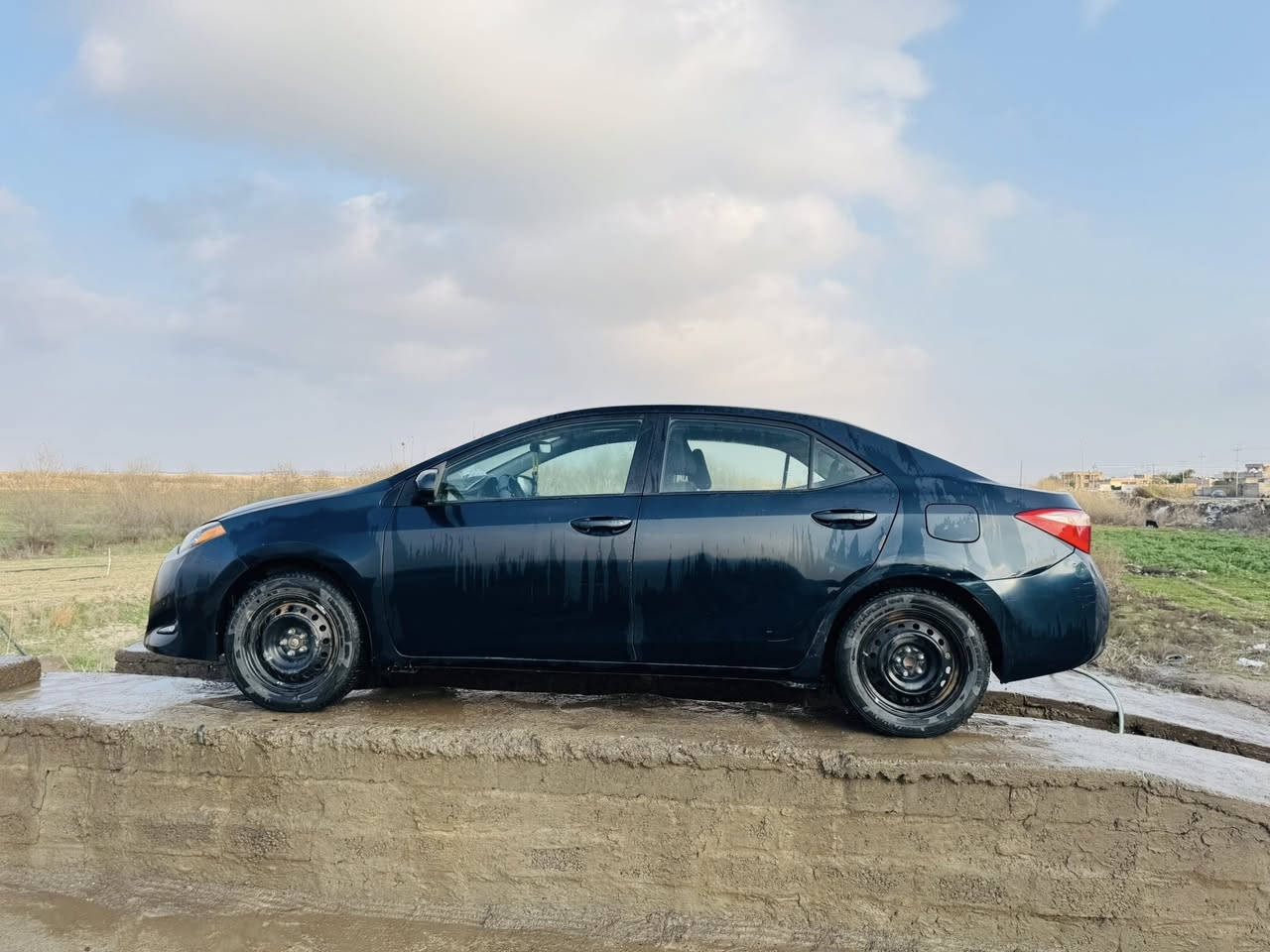 السلام عليكم 
كورلا 2017 LE ضرر موضح بصوره بدون دواخل كير ومحرك شرط الون زيتوني ماشيه 200الف 
السعر المطلوب 135وبيها مجال شي قليل
للتفاصيل***********
0780 826 6816
