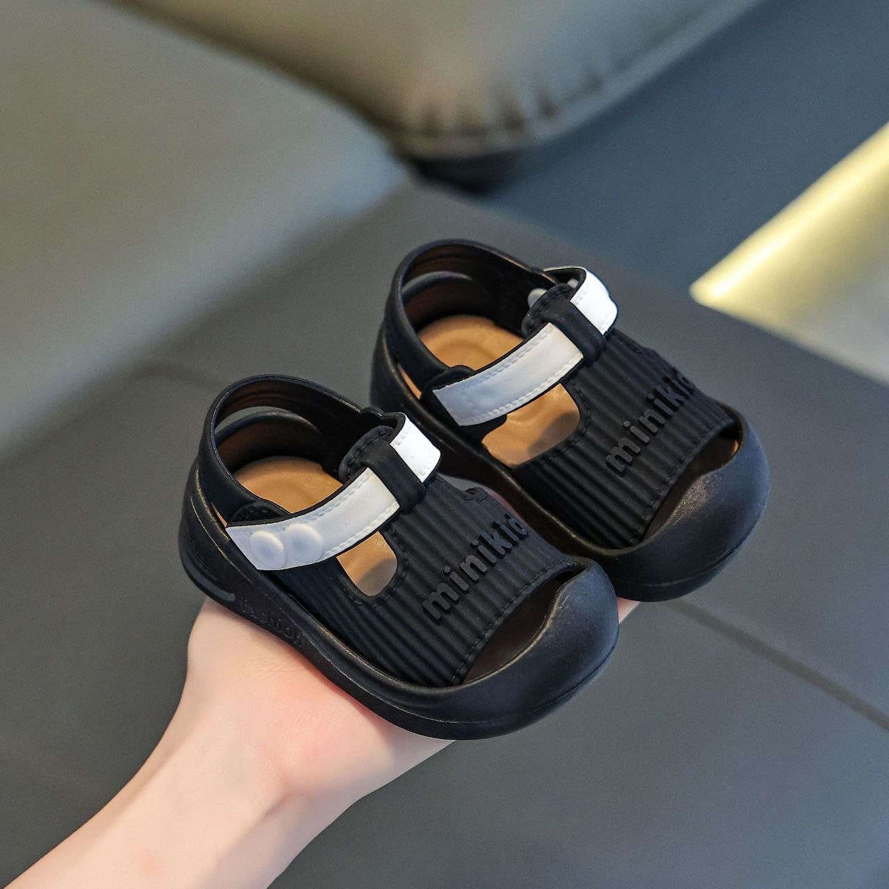 ⁨ ⁨ ⁨ ⁨ 💰 السعر فقط 5 آلاف د.ع
👣 صندل صيفي عملي
🪶 خفيف جداً ومريح للحركة
👌 قالب راهي ومناسب للقدم
📏 القياسات من 18 إلى 29

🎨 متوفر بعدة ألوان (أسود – بيج – بني)

📍 متوفر في سنتر علي هادي للأحذية
كوت – شارع ألف عافية – مجمع جنائن واسط
📦 توصيل لجميع المحافظات

#احذية_اطفال #صندل_اطفال #أحذية_كوت⁩⁩⁩⁩


**إذا كنت صاحب هذا الإعلان وتريد حذفه لأي سبب، رجاءا أرسل رسالة إلى الدعم الفني**