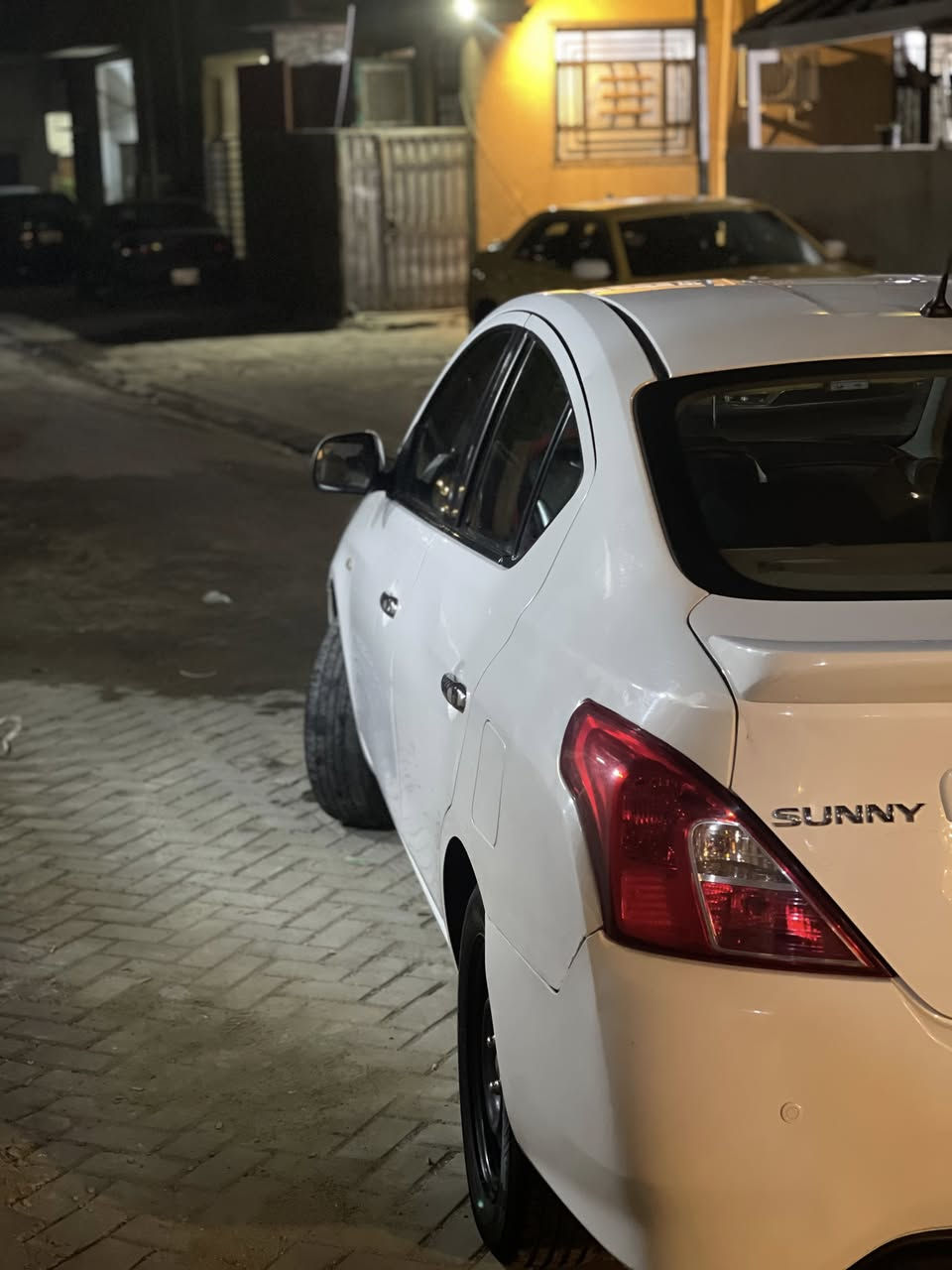 السلام عليكم
نيسان صني هندي للبيع موديل 2021
السيارة بأسمي تحويل ثاني يوم 
السونار موجود بين الصور 
ماشيه 84الف كيلو متر 
صدر امامي خلفي نظيف بنسبة 80%
رقم بغداد الدولي الجديد سنويه جديده هزه جديده 
للتواصل على الهاتف أو الواتس اب 
هــ(***********)
العنوان :
الاعظمية الكم شارع راغبه خاتون
