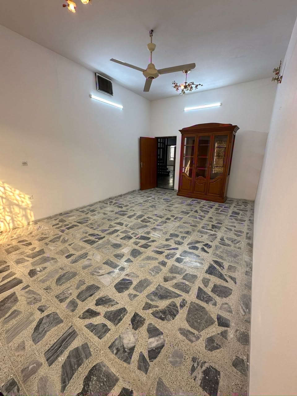 🏡 بيت للبيع في حي المشراق
فرصة مميزة لامتلاك منزل بتصميم أنيق ومتكامل في أحد أفضل أحياء المشراق.

📐 المساحة: 280 متر مربع
📏 الواجهة: 10 أمتار
✨ المواصفات: البيت كامل بتصميم جميل وتشطيبات مميزة.

للمزيد من التفاصيل والاستفسار، يرجى التواصل عبر الواتساب:

📱 ***********
او عبر الهاتف 
📞 ***********
