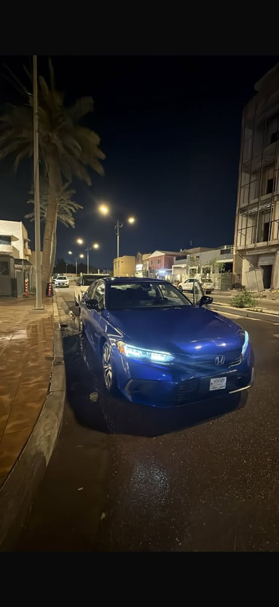 هوندا سيفك موديل 2023 محرك 2000 تيربو سلايد تشغيل عن بعد بصمه كشنات تدفئه  السياره موجوده بغداد 
*********** 
110 السعر
