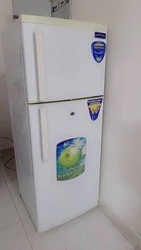 ثلاجة • نظيفة • مجمع ريحانه