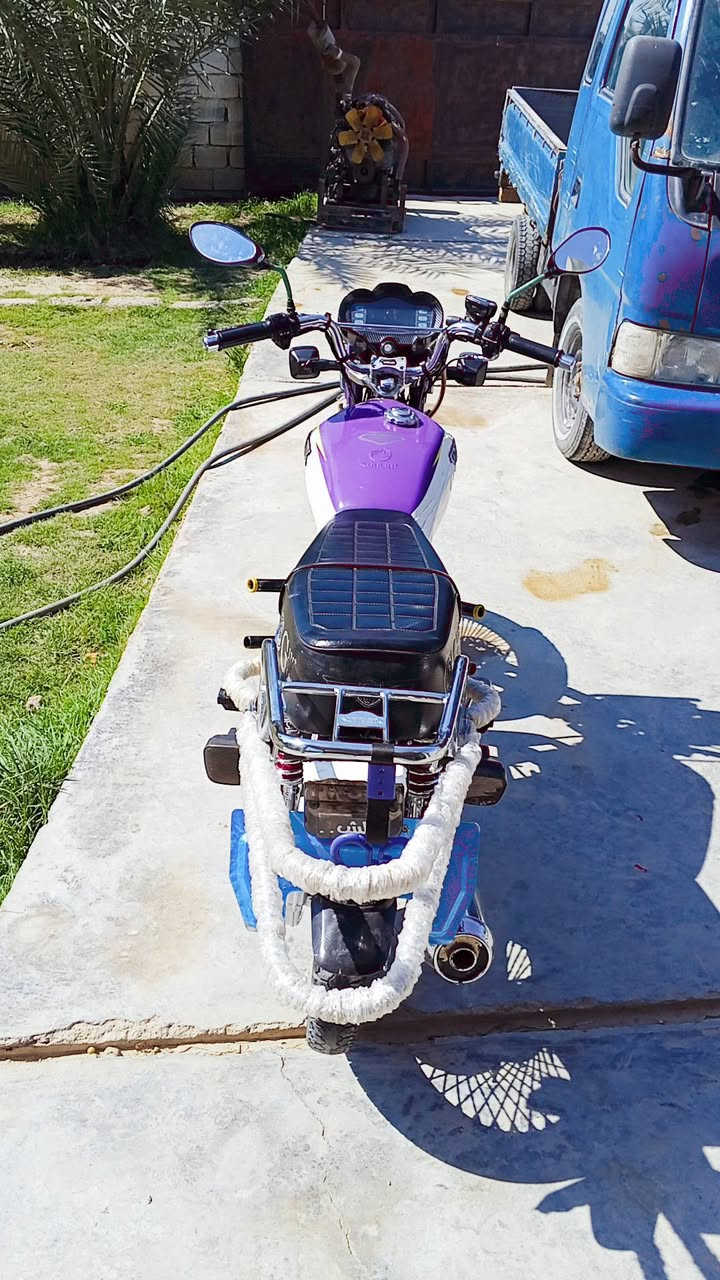 سلام عليكم دراجه للبيع تايكر موديل 25دراجه كفاله عامه مابيها برقي نقص دراجه جديده
سعر خاص أو الاتصال عل رقم 
***********🌷✈️
