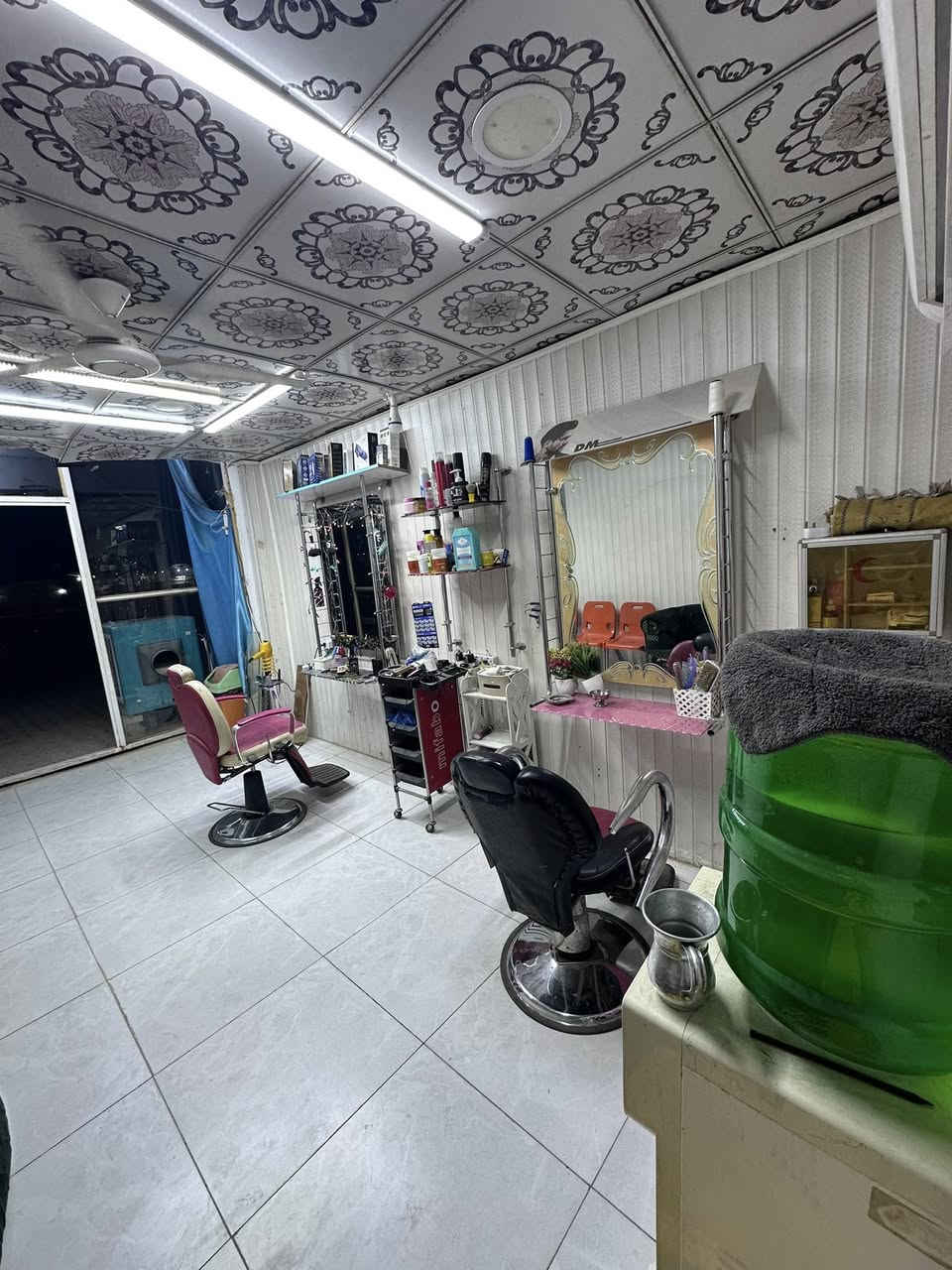 محل حلاقة للبيع     ايجار مناسب  بي معاميل
مكان النجف ملحق قرية الغدير  على اربع شوارع مقابيل قرية اول  متدخل 

جاهز من كل شي 

***********

 سبب البيع عدم تفرغ
