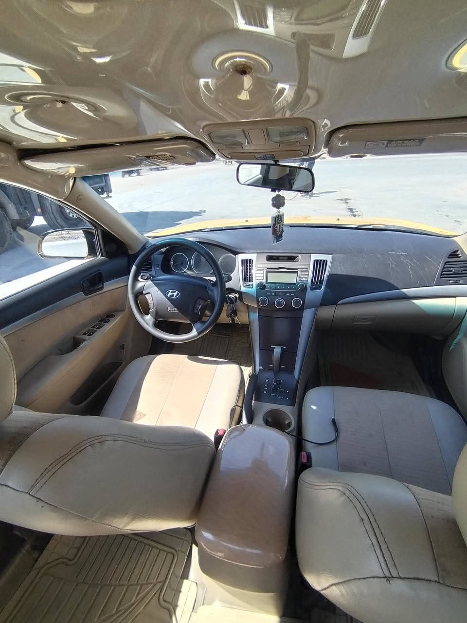 السلام عليكم
سوناتا 2010 للبيع
وارد امريكي ليبل واحد بيهه طخه بخشم الجاملغ الأمامي ماواصله لاشاصي ولا لغد  كما  موضح في الصوره ولباقي مكفول سياره كير محرك خير من الله صدر امامي خلفي جديد تخم تاير جديد دوشمه جديده مابيهه نقص خط وبحث جديد
هزه ورقم واسط جديد بسمي
السعر 110 وبيهه مجال مكاني واسط العزيزية
***********
