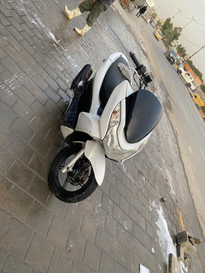 سلام عليكم 
جيل اول 125
جاهزه مناقصه شي سعر مليون 150وببه مجال حك جيتك 
العنوان حي اور 
***********
