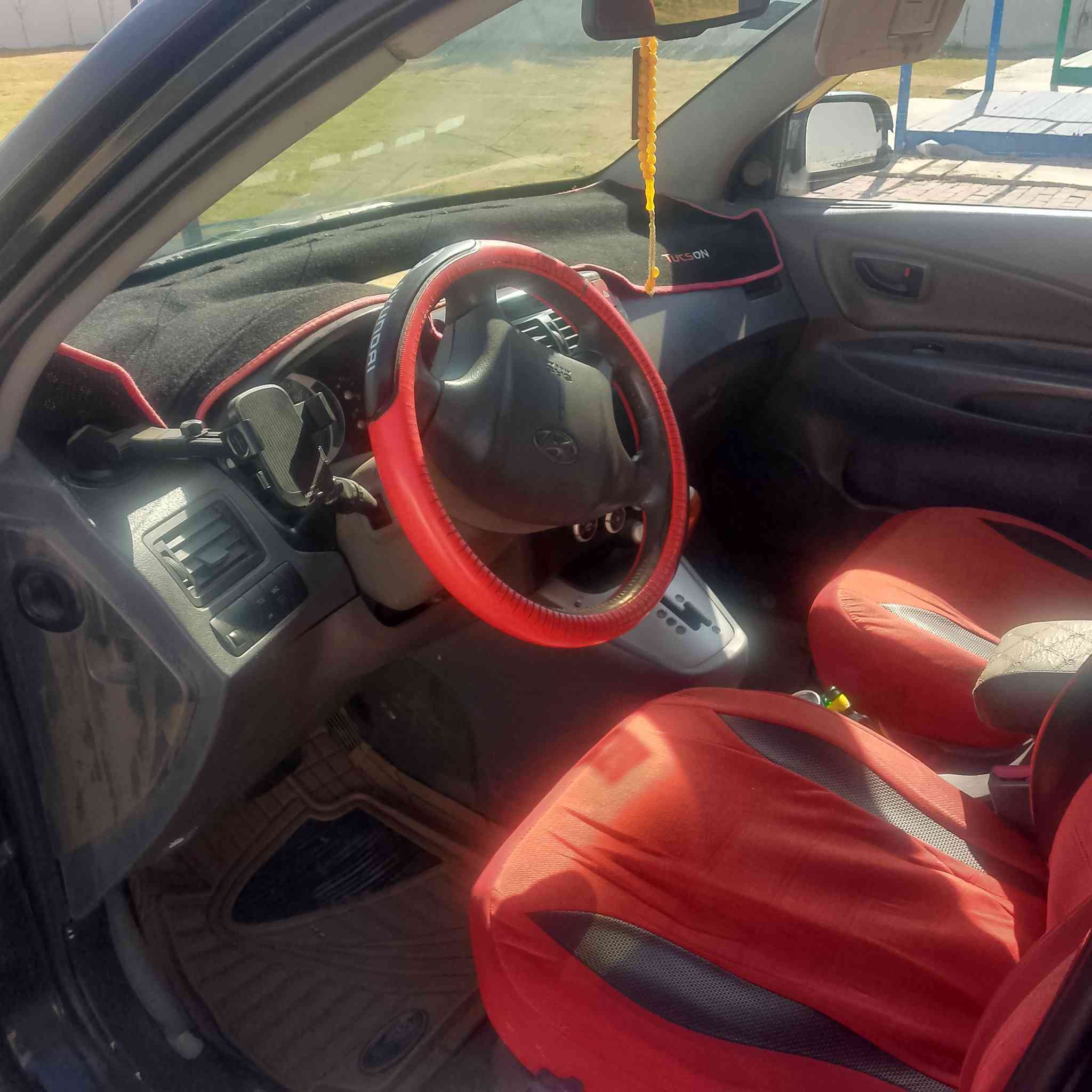 توسان خليجي 2007تدفهه وتبريد مكينه 2000خير من الله فور ويل السياره لونه جارد بدون صبغ بدون ضربه  مكاني بغداد الغزاليه***********
