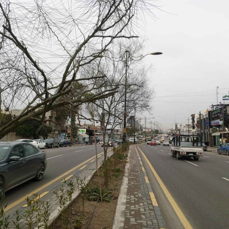 🔶دار تجاري للبيع حي البكر على سادين 🔶
🔶   المساحة 358 م 2 🔶 الواجهه 12 م  🔶

🔶 طابقين استقبال وهولين و7 غرف  نوم  ومطبخ وصحيات 3 للتواصل الرقم ‭***********‬
