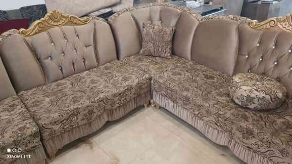 للبيع طقم ملكي متل الجديد ١٢ نفر ب٣٩٠ الف للتواصل ***********
