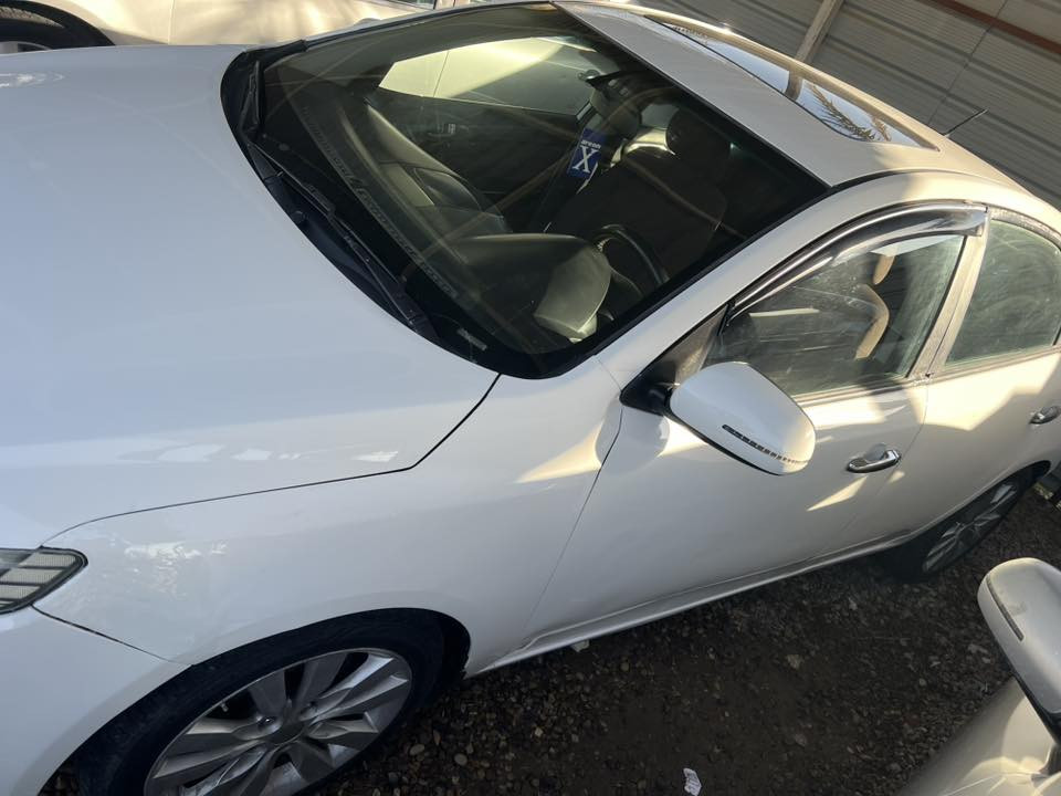 سياره سيراتو موديل 2011بيها قطعتين جاملغ ونص الباب الخلفي صبغ سياره رقم اربيل السياره  بأسم شركه ضمان التحويل مبلغ تحويل الشركه عليه فقط السعر 90 ورقه مكاني ديالى جديد الشط للاستفسار ***********
