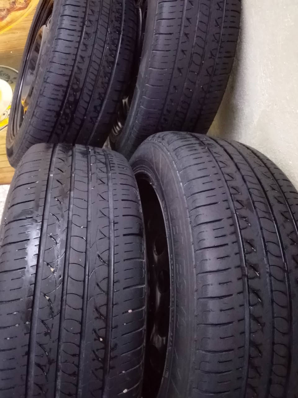 سلام عليكم ويالة وتايرات حجم ١٦ لبيع قيم وخذ بما يرضة الله لعنوان بغداد البلديات رقم لهاتف ***********
