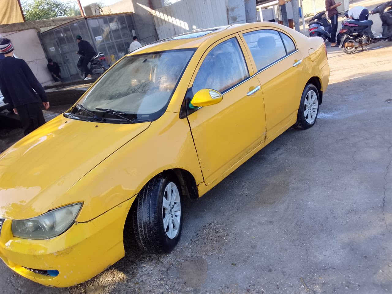 سياره ليفان موديل 2011 رقم صدامي سياره مكينه كير حداديه كل جديد بديه مثل ماتشوف الصو/*********** 
سعر ٢٠ وبيه مجال فقط شراي يتصل رجاء
