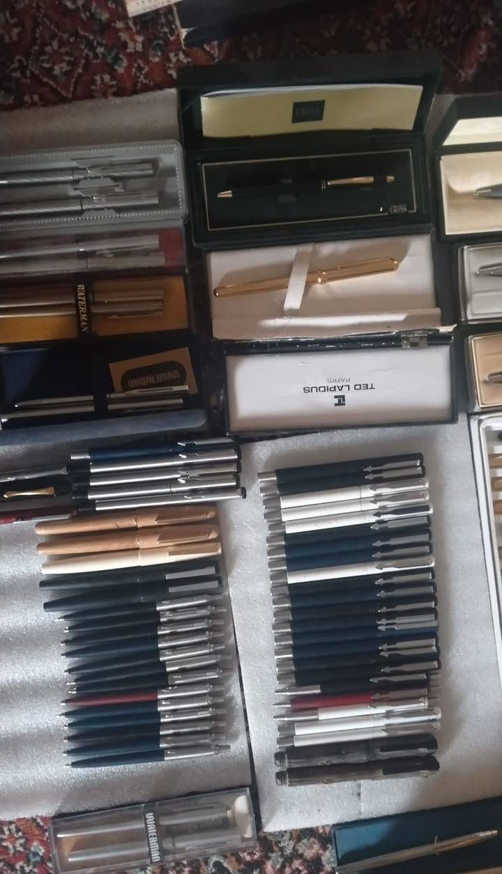 للبيع اقلام ماركات انكليزي امريكيه و فرنسيه و المانيه
اقلام جاف مستخدمه سعر القلم ١٠ الاف دينار عراقي 
اقلام حبر تروبن سعر القلم ٢٠ الف دينار 
اقلام  ووترمان فرنسي غير مستخدم سعر السيت الطخم ٥٠ الف دينار 
اقلام كروس جاف امريكي سعر القدم ٥٠ الف دينار غير مستخدم 
التوفيق للجميع الشحن متوفر لكافه محافظات العراق


**إذا كنت صاحب هذا الإعلان وتريد حذفه لأي سبب، رجاءا أرسل رسالة إلى الدعم الفني**