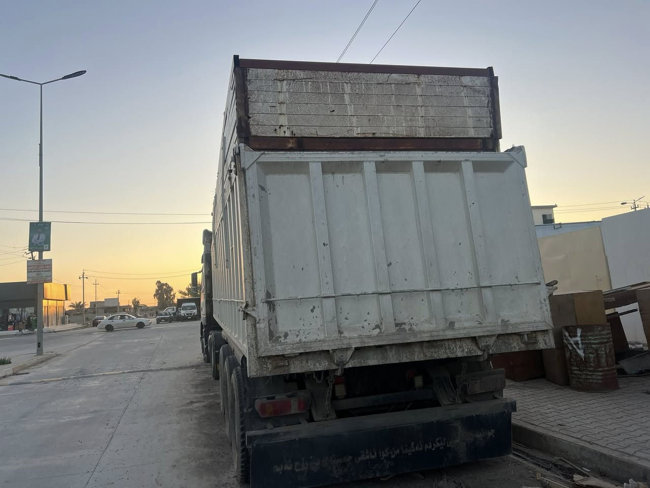 بودي قلاب الماني  يشيل ٤٤ طن حنطه جاهز لعمل ***********
