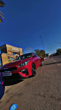 فورتي 2019 s  ماشيه 77 الف سياره حادثه موضح بالصور وعلى اثره نصبغ باب ...