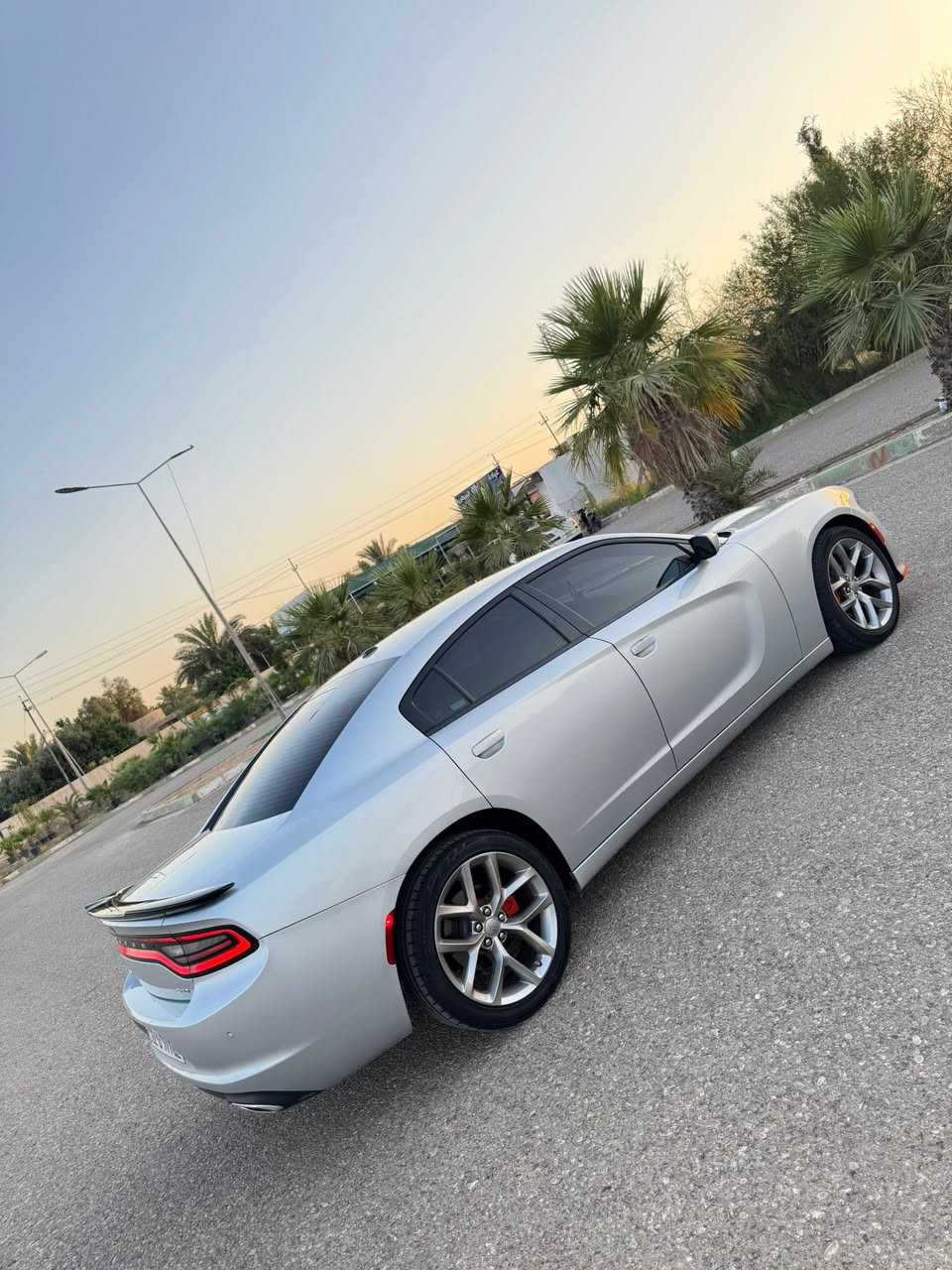 دوج جارجر موديل 2022. SXT
جديده عل وضع شركه بدون ملاحضات
سعرها 225 مجال بسيط مكان كركوك 
بيها بونيد صبغ فقط بدون دواخل بدون اريرباك
مواصفات تشغيل ع بعد
رادارات جانبية 
كامره دواره
حساسات خلفية
كشنات حضن+كهرباء+ تدفئه
نظام صوت Alpine
تخم تايرات جديد انتاج 2026
صدر امامي وخلفي جديد شرط
  نسبة تضليل ٨٠‎%
رقم اريبل هزه سنويه كلها جديد وباسمي
سعر 225 مجال بيسيط
مكان كركوك  ***********
