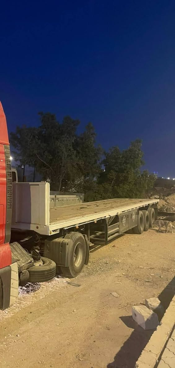 عربانة برماخ للبيع ثلاث دناكير مزوج وتخم تاير جديد وكهربائيات كاملة وقاعدة سبير ومرتبة وما ناقصها اي شي السعر 37 وبيها مجال قليل مكاني البصرة الزبير  للاتصال ***********
