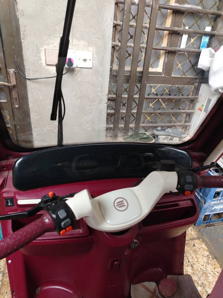 سلام عليكم شباب تكتك شحن جديده استعمال قليل للبيع مكاني بغداد حي اور هذا رقمي *********** واتساب متواجد بيع مستعجل بلاش
