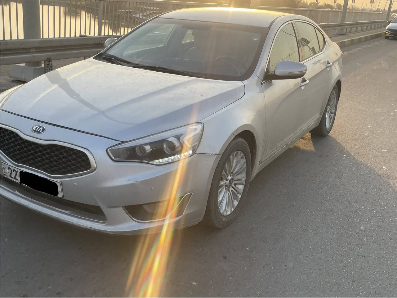 كيا كادينزا 2014 خليجي – فرصة مميزة

باسمي تحويل ثاني يوم مباشرة.
محرك V6 سعة 3500 نفس محرك السورنتو المعروف بالقوة والاعتمادية.

السيارة مصفّية بالكامل على أيدي:
المحرك – الكير – الكهرباء – الصدر – التبريد
يعني تركب وتمشي بيها سفر فوراً (تركيا، مكة أو أي مكان و انت مطمئن).

أداء قوي جداً
انطلاقة صاروخ 🚀
محرك سرعة وبطناش.

المواصفات:
 • كاميرا خلفية
 • تحكمات بالستيرن
 • شفتات تبديل بالستيرن
 • كير عادي وTiptronic
 • إنارة ترحيب بالمرايا
 • ترحيب صوتي داخلي
 • مواصفات الكادينزا المعروفة بالفخامة والراحة

السيارة نظيفة جداً ومال جناي
وتجي تشوفها أجمل من الصور إن شاء الله.

السعر: 127 ورقة
وبيها مجال بسيط للجادين.

بسعر إلنترا لكن تركب سيارة فخمة بمحرك V6

عنواني بغداد الدورة
***********
