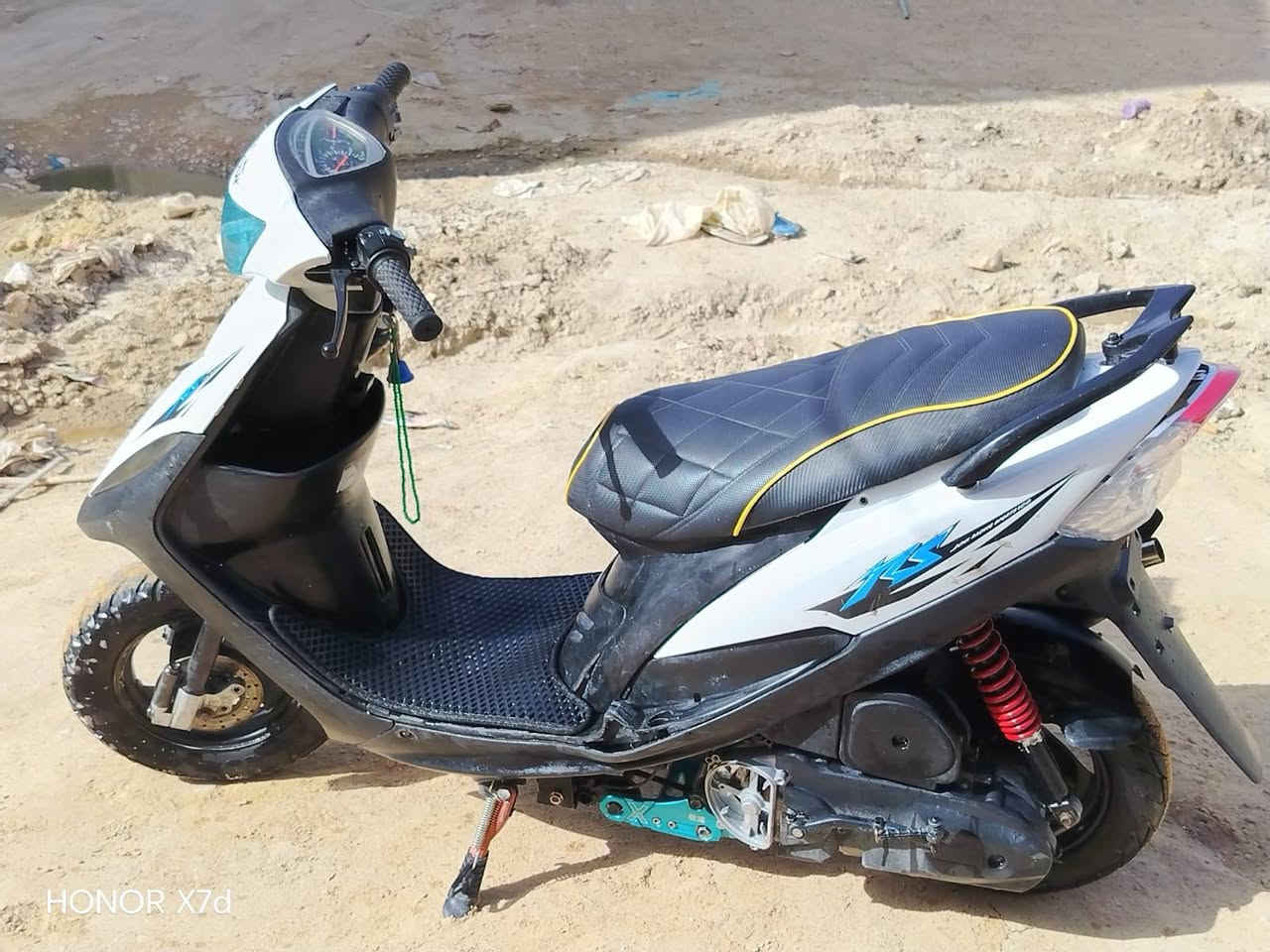 السلام عليكم دراجه ماكس للبيع مكينه مكفوله لا تبخير لا صوت ما مفتوحه الدراجه الصور تحجي سعر الدراجه 550 مكاني كربلاء السواده خلف الحر شغاله سلف وهندر أي استفسار اتصال على الرقم ***********
