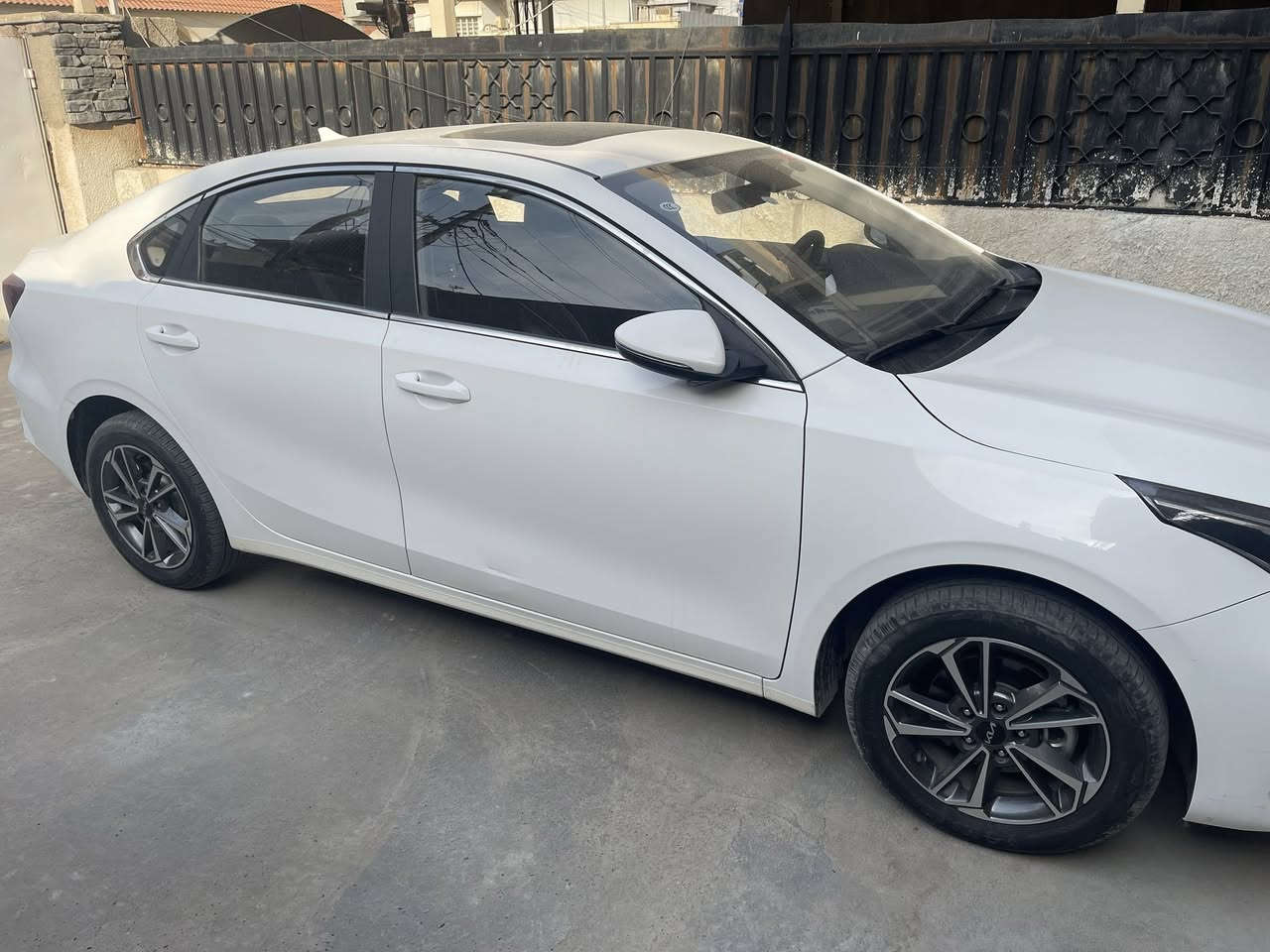 السلام عليكم 
كيا k3 2024  ماشية 28 
رقم مميز السيارة كلش حلو رقمها
 مكاني بغداد كرادة 
***********
