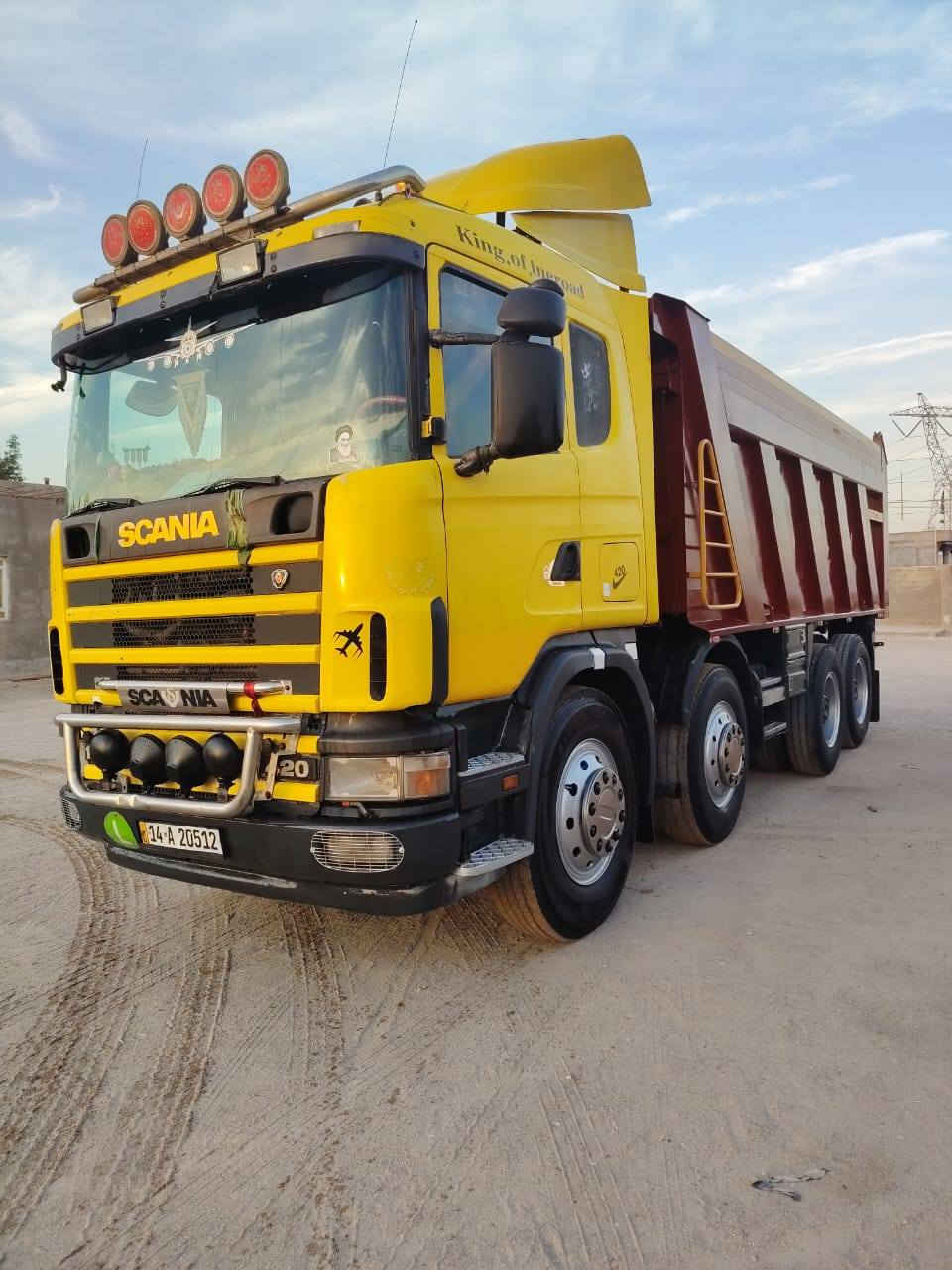 سلاام عليكم سياره البيع موديل 2001 مكينه سته نجكتر كير 3،3 مجموعه الفينيه تخم تاير سياره جاهزه العمل التصال علئ رقم***********
