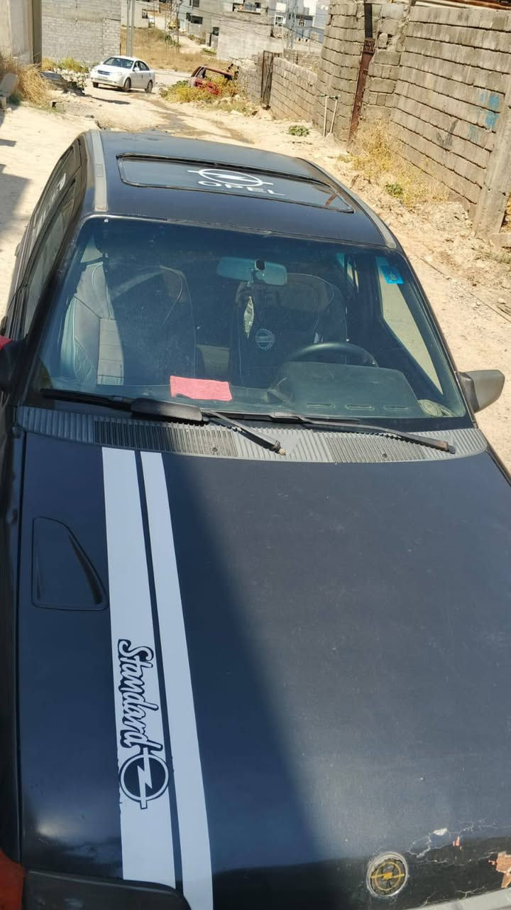 السلام عليكم كاديت للبيع محرك 20 شرط كير شرط حداديه كامله بطاين جدد بس تحويل وكاله ما اعمل سنويه لي2030 سعر 25/ *********** /
