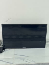 Tv بو فروتنى  ب 75,000 07518836954