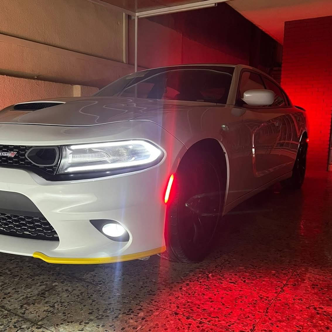 دوج جارجر 2020 أمريكي 
محرك 3600 فول مواصفات 
السياره خير من الله وهاي صور الحادث 
رقم صاحب سياره *********** 
                  فتحه بصمه كشنات تبريد وتدفئة شاشة كاربلي
 ستيرن تدفئه خزن ميموري حادثها فقط  
 تبديل بنيد بدون لا شاصي ولا لغود  
رقم بغداد بأسمي ماشية 75كيلو
السياره خير من الله وهاي صور الحادث 
محرك كير بشرط مامفتوح 
سيارة حيل نظيفة كلشي عل بلاد 
سنوية كلشي جديد مدفوع 
باسمي السنوية مستعجله ع البيع قيم واخذ باليرضي الله ***********
