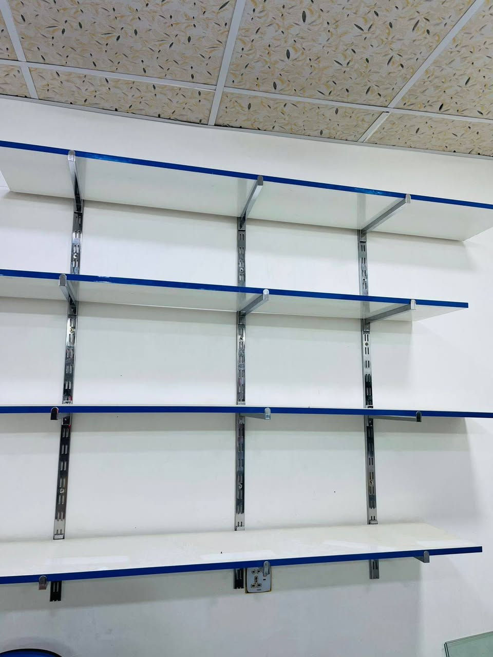 غراض محل للبيع
٣ باترينات خشب
عارضات 2 جام
ميز صيانه
غراض صيانه
الرفوف
ابلوكات هوكات
ما متواجد علفيس
*********** بي واتساب
بغداد الحسينيه مال راشديه
