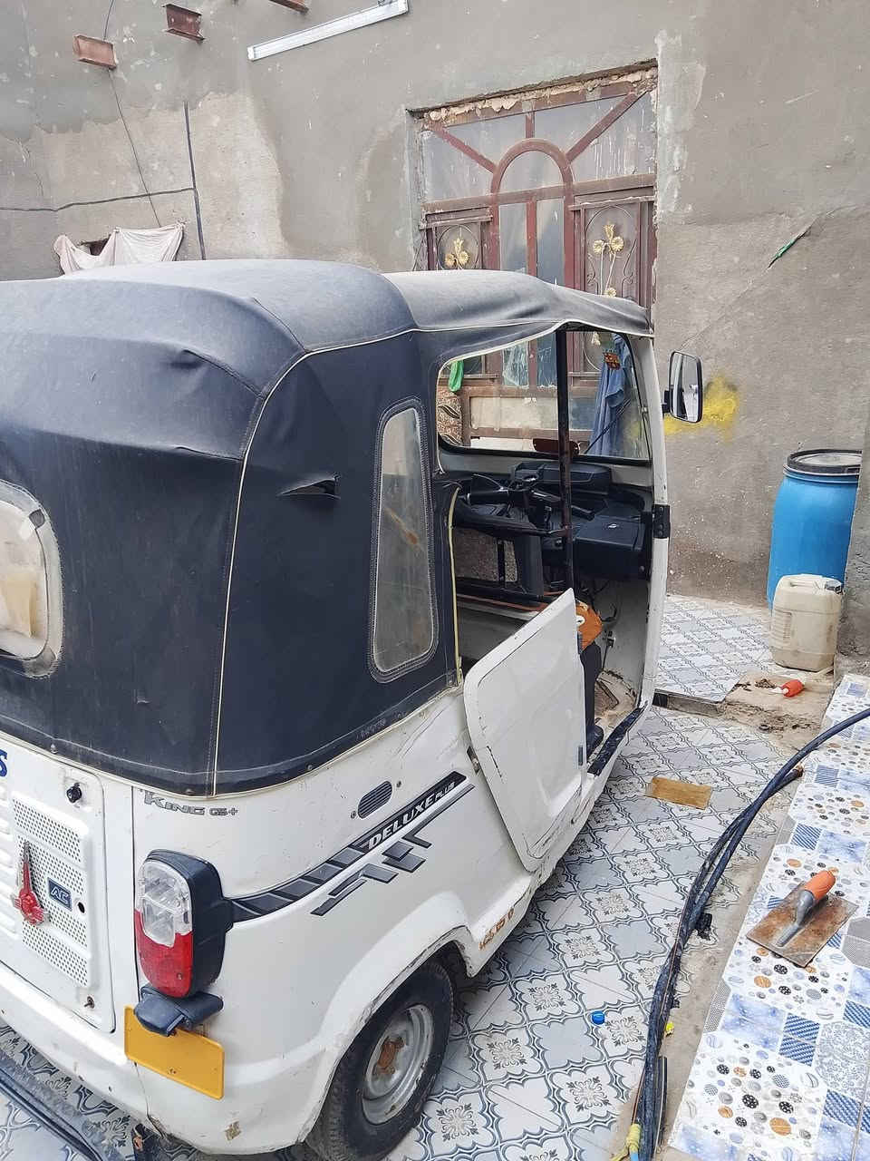 سلام عليكم تكتك للبيع موديل 21 نضافه فول محرك 23 رقم وسنوية بسمي تحويل ثاني يوم  المكان الحصوة حي الاكراد السعر 5500 وبيها مجال بسيط للستفسار ***********
