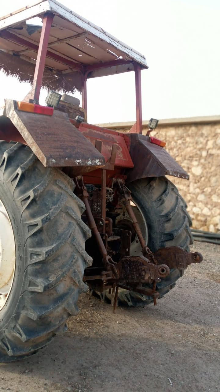 السلام عليكم تركتر فيات حجم 115 موديل 88 رقم نينوى دولي جديد مكفول كفاله عامة باقي التفاصيل اتصل عل الرقم  ***********
