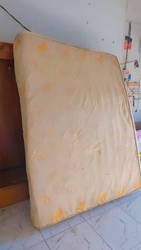 سرير نفرين • اسفنج ضغط عالي • زاوية ملابس