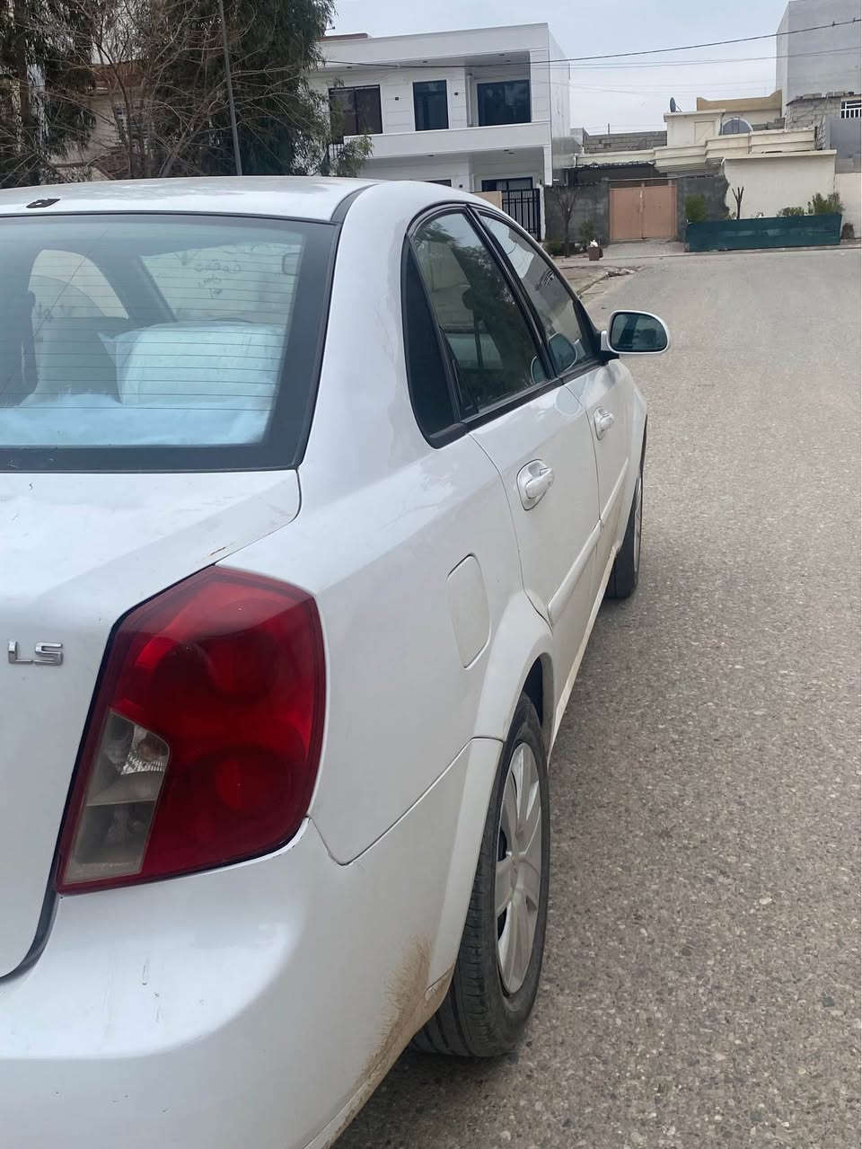 ئۆپترا ٢٠١١ سپی 
سەنەوی تازەیە رەقەم تازە
هەموو گیانی بەشەرت  
سێ پارچەو دوپەلە بۆ یاخی هەیە 
سەیارەکە رێکە  کارت بەنزینی
سەقفی رێکە
***********
*********** شمشمل, السليمانية
