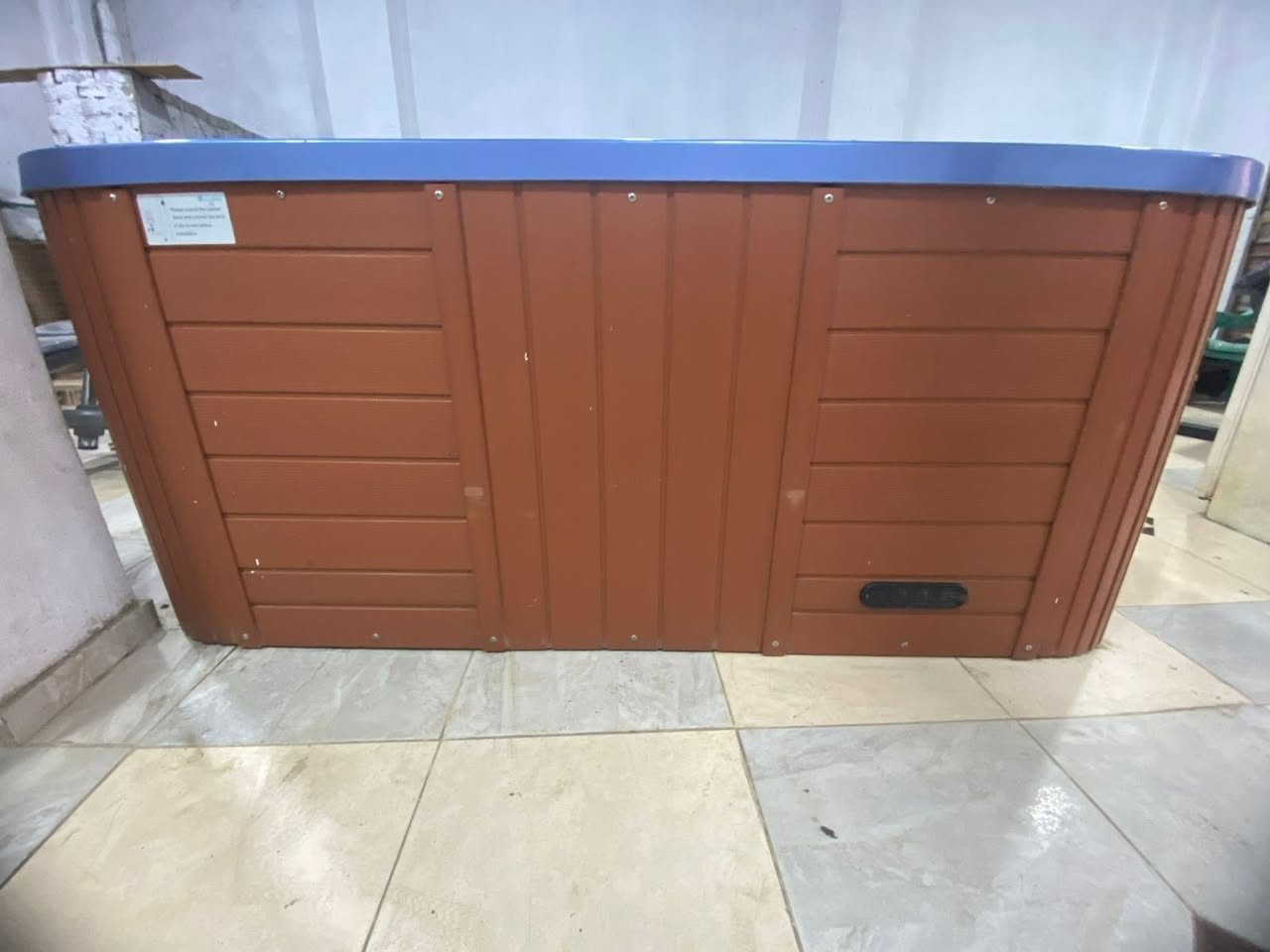 جاكوزي مستورد مقاس 220 * 220 وعمق 90 بحاله الجديد حرفيا لم يستخدم الا مرات معدوده يصلح للفيلات والجيم والاصباه والبيوتي سنتر


**إذا كنت صاحب هذا الإعلان وتريد حذفه لأي سبب، رجاءا أرسل رسالة إلى الدعم الفني**