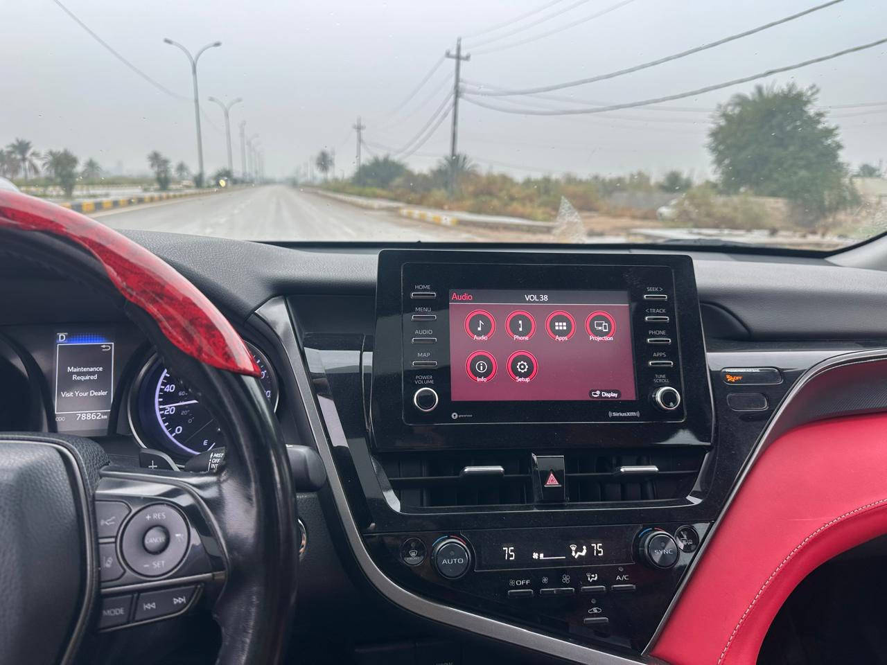 السلام عليكم 
Toyota Camery  SE+  2022
208$ 
ماشيه 59 ميل 
فتحه - بصمه - داخل احمر - سياقه ذاتيه - الكثير من المواصفاة 
تايرات جدد عدد ٤ 
باتري جديد 
محدثه شكل لكزز من الامام وشكل BMW من الخلف فقط التحديث مكلفني 1800$ 
حادثها ٣ قطع ونصف فقط لاغير 
بدون دواخل بدون شاصي بدون لغد بدون بدنه 
سونارها وصور الحادث مع المنشور 
مكانها بابل الحله 
اني مستوردها على ايدي واني مرقمها ناشر صورها قبل الترقيم وقبل التحديث 
ملاحظها مازداتها الاصليه جميعها موجوده مع السياره
  
السياره عدى حادثها الي ذكرته الباقي كله مكفول 
للتواصل ***********
