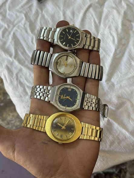 مجموعة ساعات أصليات بيع شلع
بطارية 
توماتيك 
نصب
إيكو ادريف
٢٤ ساعة قديم
١٩ ساعات حديث 
للتواصل /***********
يوجد توصيل لجميع المحافظات
