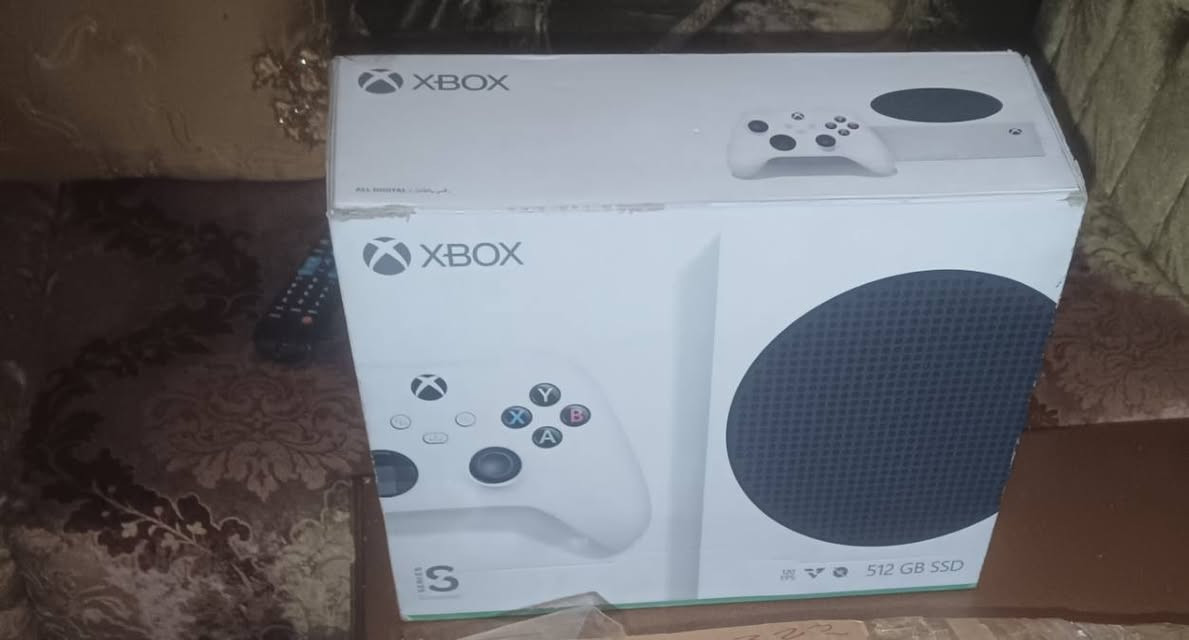 سلام عليكم اكس بوكس سيريس لوك استيكر جديد بالكرتونة مالته الاصلية مطابقة مطابقة وياه الأصلية مالته لوك استيكر ما مفتوح واليدة الأصلية مالته مع GTA5المحسنة مملوكة مشتريها وكامل الملحقات الأصلية وشرط زلغة ما بيه السعر330الف واكس بوكس one فات أيضاً جديد استخدام قليل لوك استيكر غير مفتوح وياه اليدة الأصلية مالته ومحولته الأصلية وملحقاته الأصلية كامل السعر130الف ويدة اكس بوكس جديد غير مستخدم شغالة على الPS سعرها10الف 
ملاحضة تجي تجربهن كلهن أو إذا تريد تشتري مفرد عادي تجرب وتفحص عجبك أخذ ما عجبك لا تأخذ شغلة طبيعية أجهزة نضيف كلش مكاني بغداد مدينة الصدر قطاع10 
رقمي للاتصال او التواصل *********** متوفر مازنجر خاص واتس اب ورصيد اتصال وبخدمة الجميع 
الاسعار نهائية تحياتي للجميع
