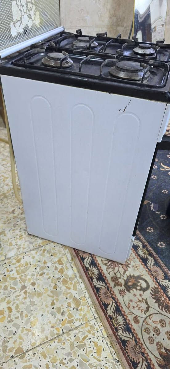 طباخ نضيف وكله شغال السعر ٥٠ قفل قفل مكان مدينه الصدر ***********
