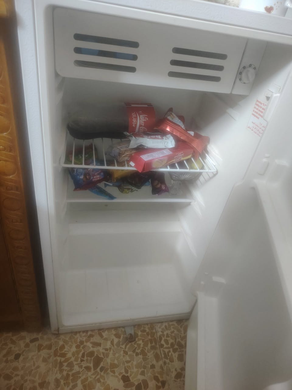 نضيفه وشرط الشغل اي عيب ما بيها ب 90  مكاني حي الانتصار شراي اتصل ***********
