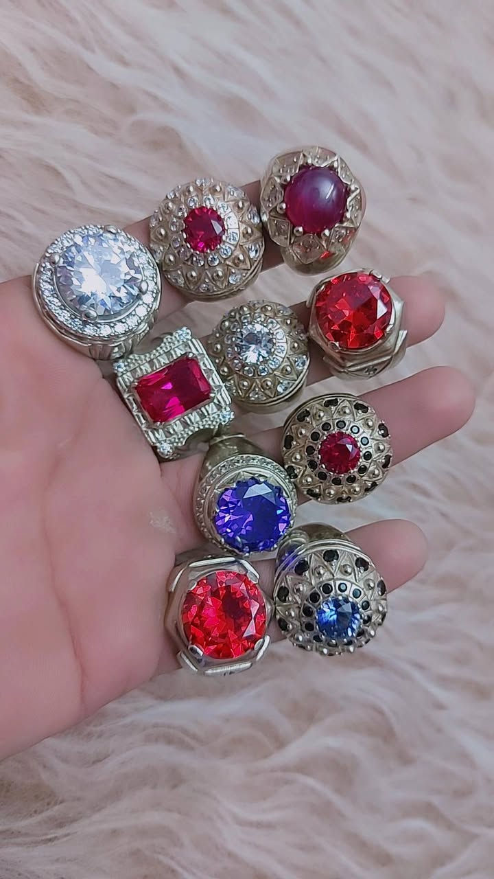 سلام عليكم. للبيع خواتم رجالية مجوهرات صياغة نحاس مطلي فضة لونه ثابت ميتغير نهائيا الشراي الي على باب الله يراسلني خاص ويتدلل.


**إذا كنت صاحب هذا الإعلان وتريد حذفه لأي سبب، رجاءا أرسل رسالة إلى الدعم الفني**