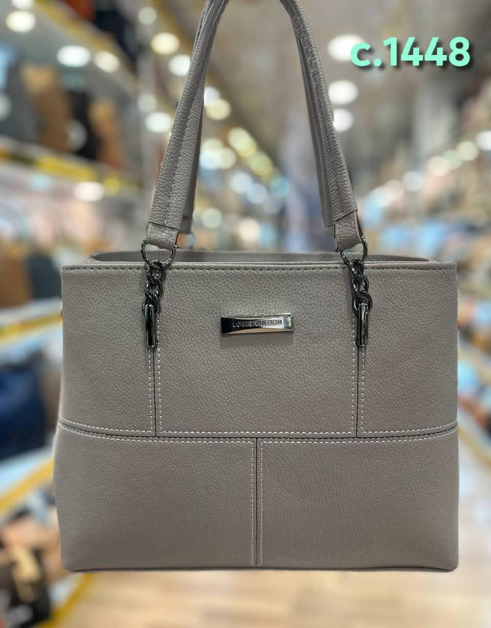 🆕️ New Venesia 🆕️ جديد فينيسيا 🆕️
👜 حقيبة نسائية حجم كبير  👜
💰 السعر 7,000 💰
الالوان متوفرة داخل الصور 👇
للحجز والاستفسار مراسلتنا على الواتسب 👇
📞***********☎️
📍العنوان : موصل / حي الرفاعي/مقابيل سايدين القسم
