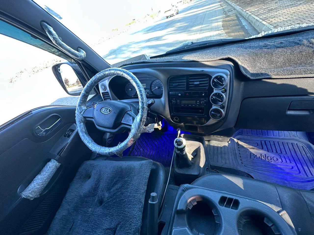 کیای‎ ٣٠٠٠ سۆپەر بؤ فڕۆشتن
‎مۆدێل ٢٠١١ بيلادی 
‎یەک بڕاوەیە و بڕاوەکەی بە شەرت ٢ دوگمەیە  
‎گێڕ و مەکینە و ئەکسل بەشەرتی نەکراوە مەکینە ٧ گێڕی 
‎سەیارەکە لە سلێمانیە
‎نرخی ٦٦ گەڵا و مەعامەلە
***********
