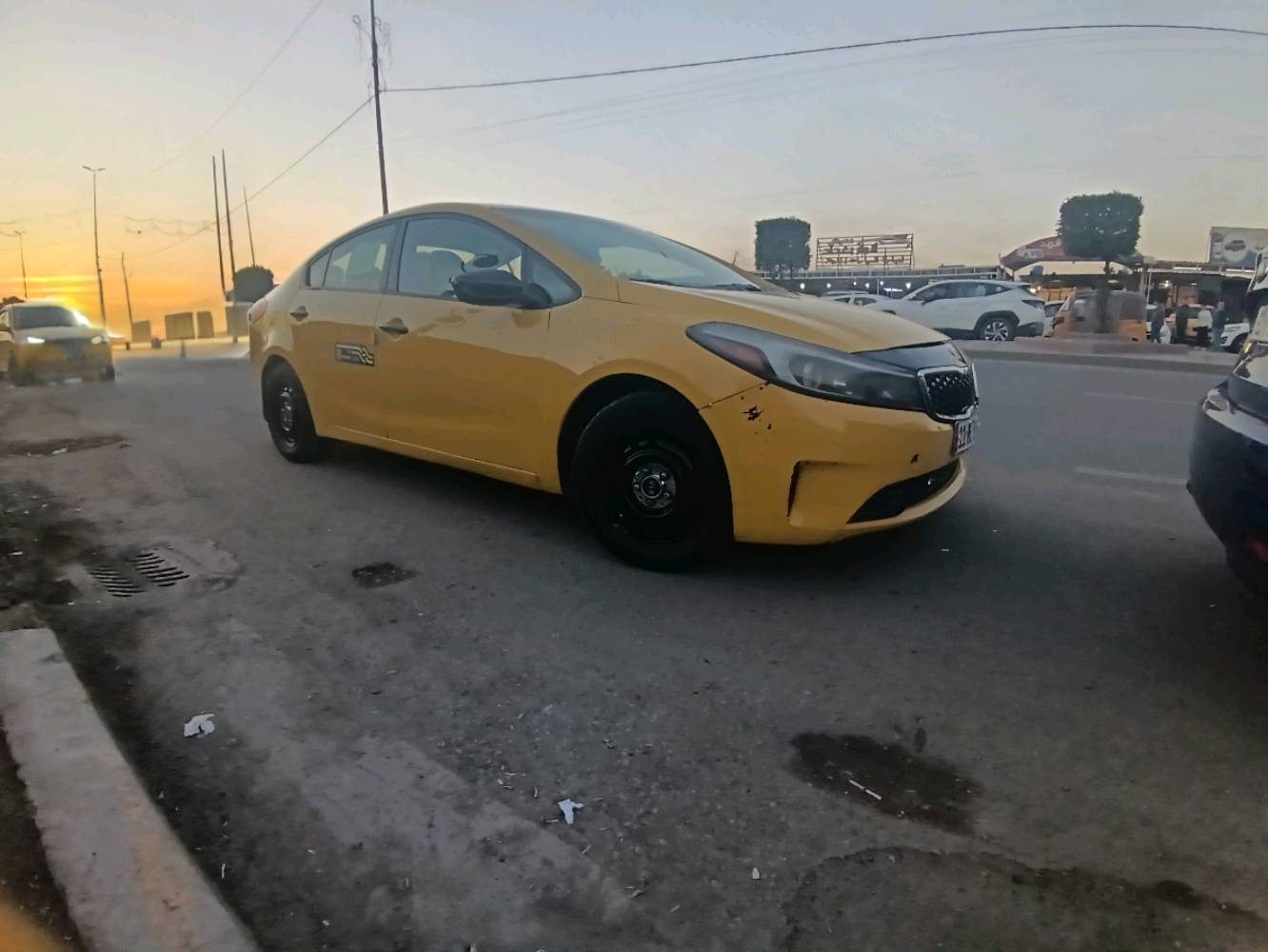 للبيع 
سيارة كيا فورتي ٢٠١٧ 
المحرك دوش 2000
وارد أمريكي الحادث حزام 
محور غاز
حدادية أمامية جديدة
ادامة محرك جديد وتشمل تبديل بلكات وتنظيف ونوزلات فحص مجاويل
تخم تاير جديد 
مكاني بغداد حي اور السنوية حديثة باسمي هزة سنوية جديدة قبل شهرين مصفرة هيئة
السعر المطلوب ١٢٠ ورقة وبيها مجال حق الجية 😊
للتواصل *********** 
